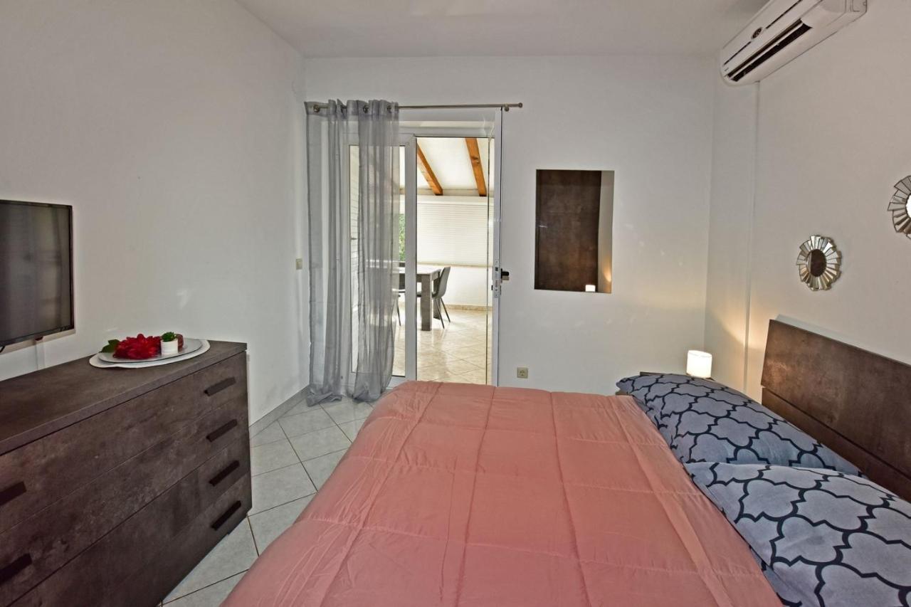Apartments House Anna For Max 13 Persons In Porec, Pet Friendly Exterior foto
