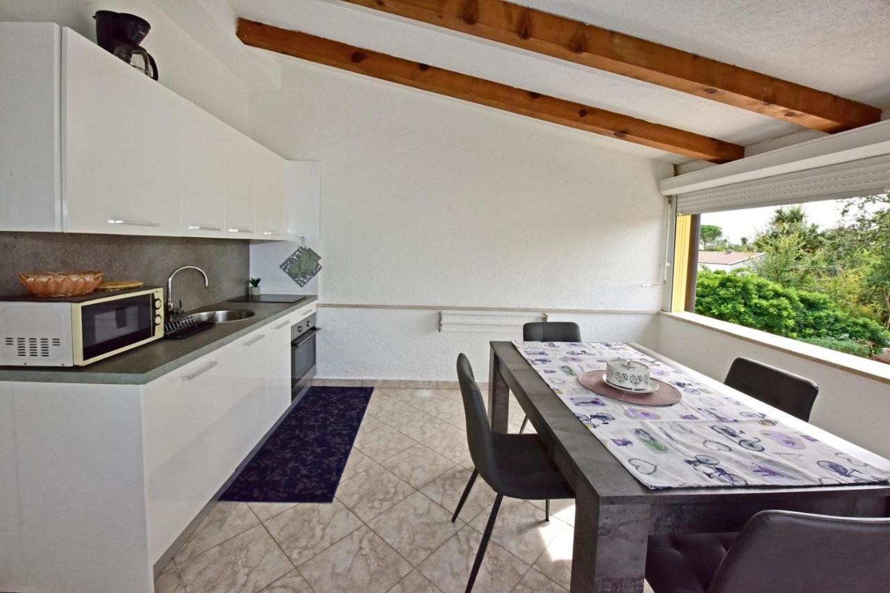 Apartments House Anna For Max 13 Persons In Porec, Pet Friendly Exterior foto